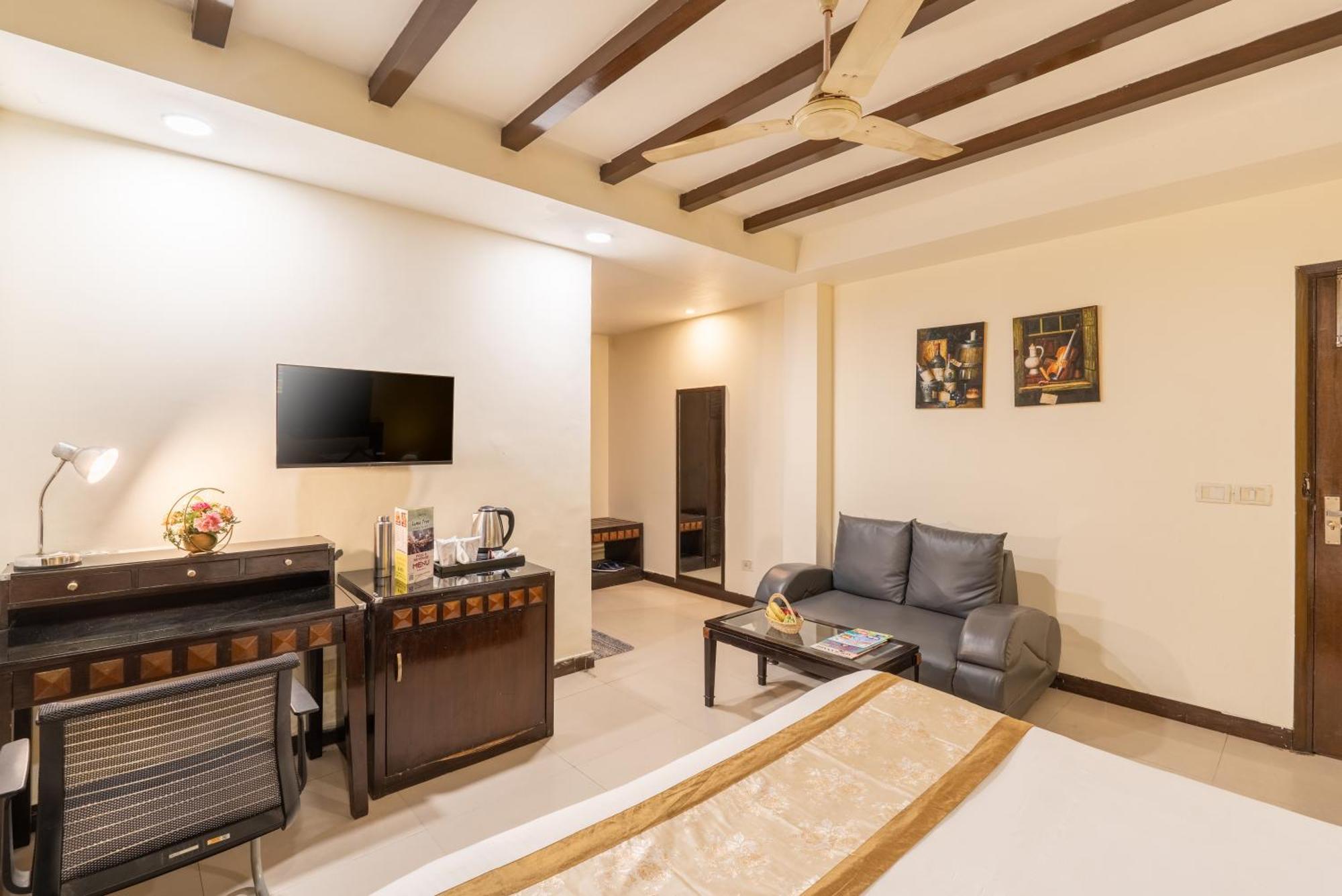 Lime Stays B&B Gk-2 At Greater Kailash Metro South Delhi Nearby Saket Select City 뉴델리 외부 사진